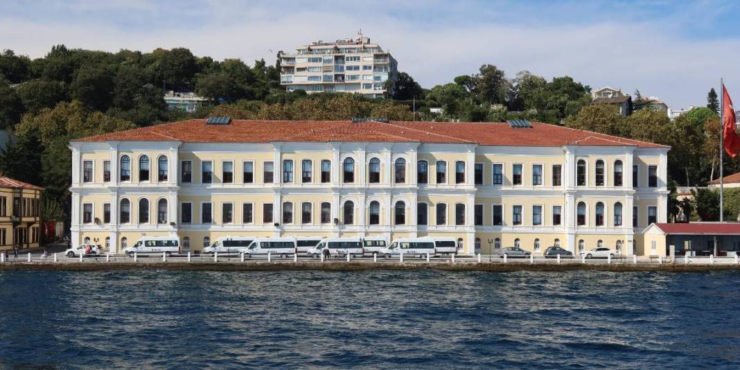 İşte Türkiye'nin en iyi 10 lisesi: Burada okuyanlar hem kendini hem de ailesini kurtarıyor 4